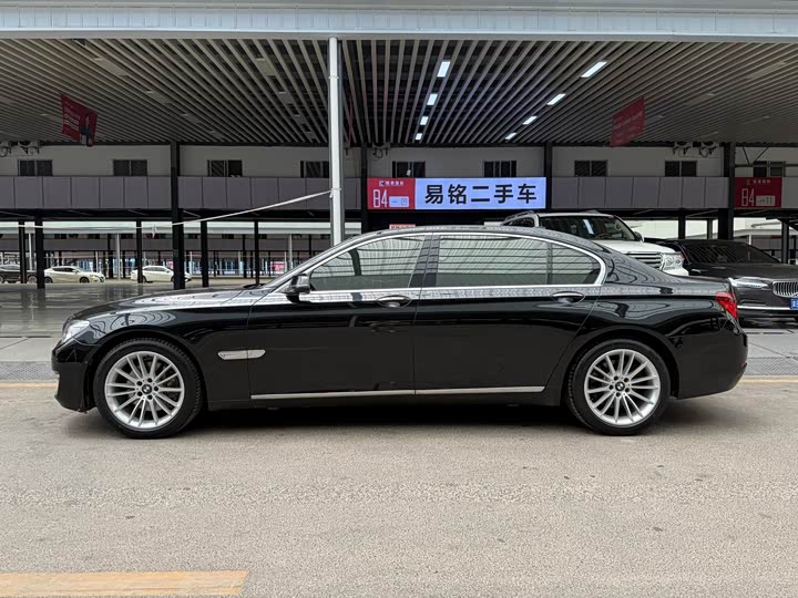 BMW 7 Series 740Li продвинутая — фото 3