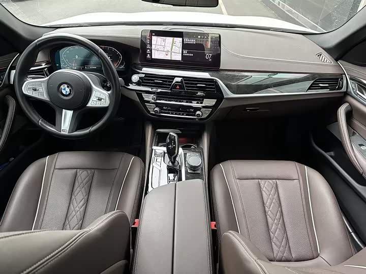 BMW 5 Series рестайлинг 525Li M спортпакет — фото 13