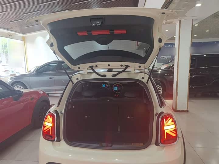 MINI Hatch — фото 19