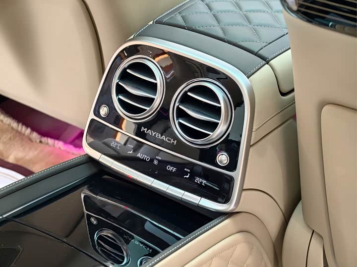 Maybach S-Class 2019 S 680 — фото 12