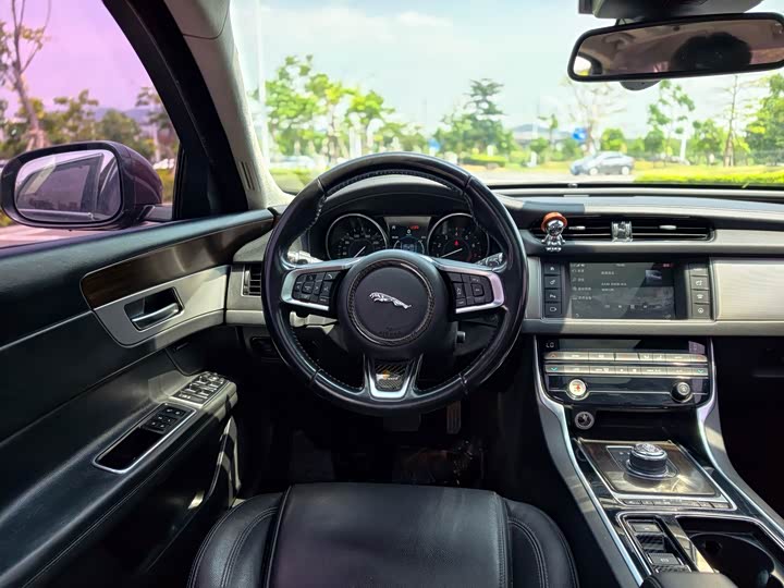 Jaguar XFL 2018 XFL 2.0 T 200 PS — фото 15