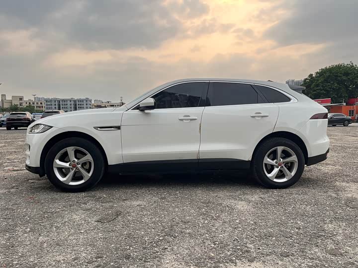 Jaguar F-PACE 2020 2.0 T — фото 4