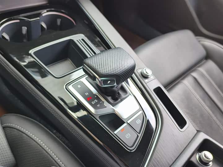 Audi A4L 2024 40 TFSI — фото 8