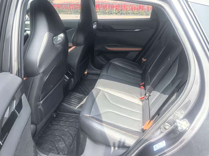 Changan UNI-V 2023 1.5 T Premium — фото 7