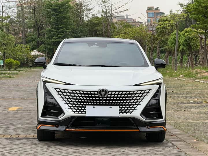Changan UNI-T 2022 1.5 T Premium — фото 2