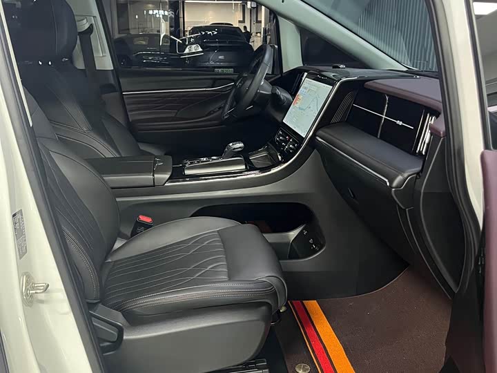Trumpchi M8 2024 400 T — фото 18
