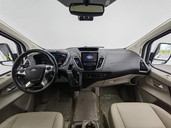 Ford Tourneo — фото 5