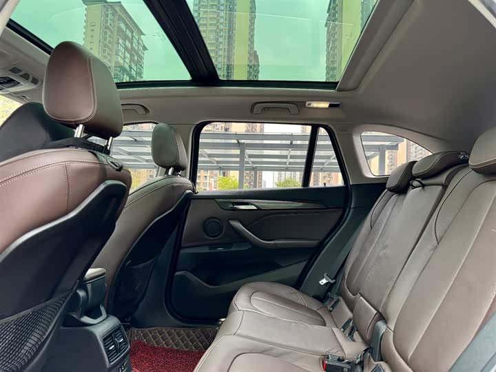 BMW X1 2019 s Drive 18 Li — фото 16