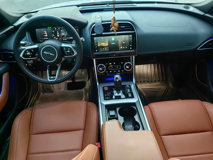 Jaguar XEL 2021 2.0 T 250 PS R-DYNAMIC SE — фото 13