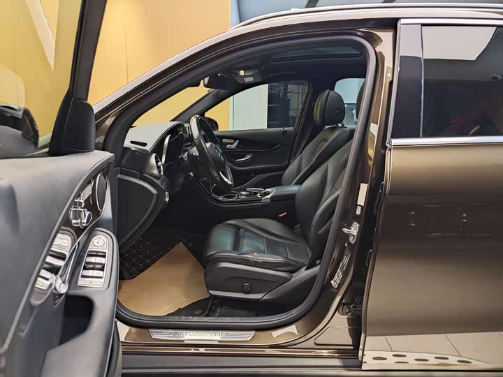 Mercedes-Benz GLC 2017 GLC 260 4 MATIC Luxury — фото 13