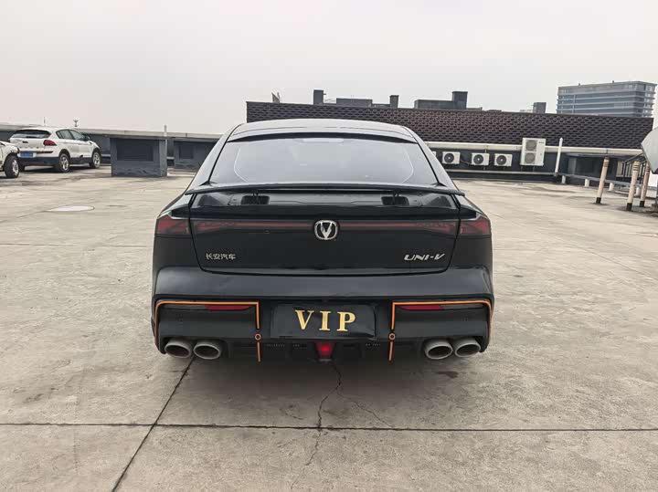 Changan UNI-V 2023 1.5 T — фото 15