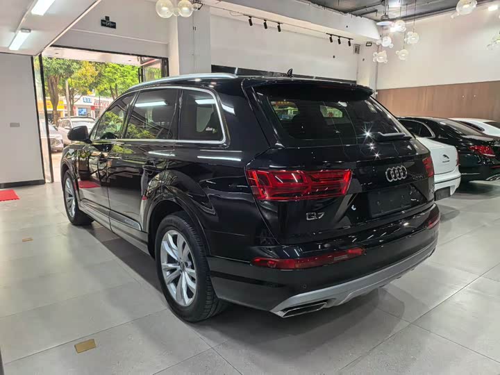 Audi Q7 2018 40 TFSI Comfort — фото 7