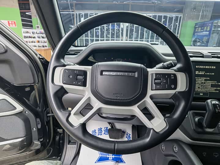 Land Rover Defender — фото 10