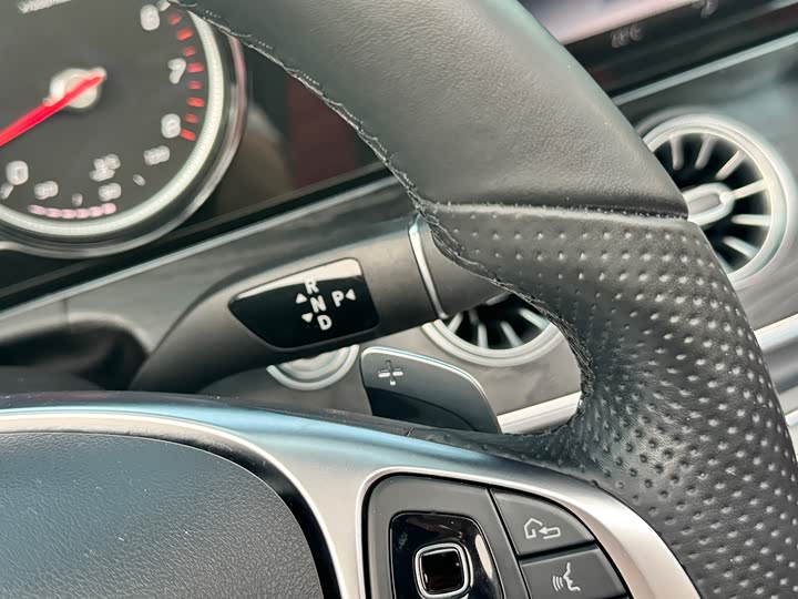 Mercedes-Benz E-Class 2018 E 200 4 MATIC — фото 26