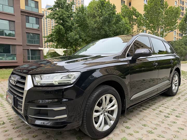 Audi Q7 2018 40 TFSI Comfort — фото 1