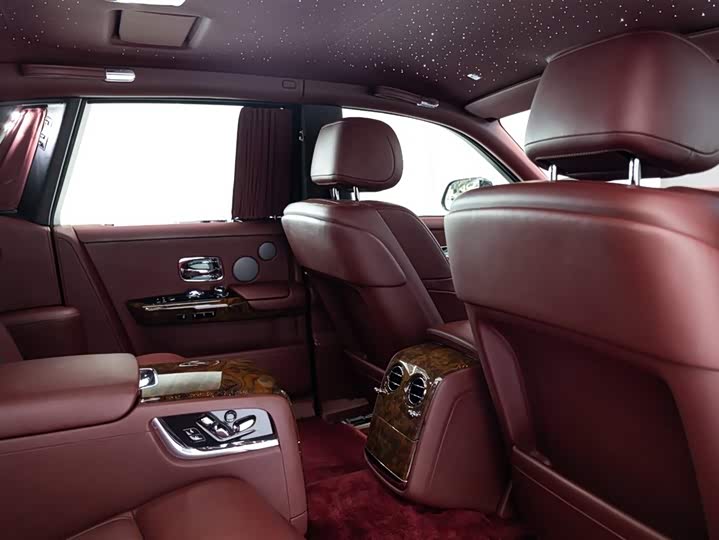 Rolls-Royce Phantom — фото 15