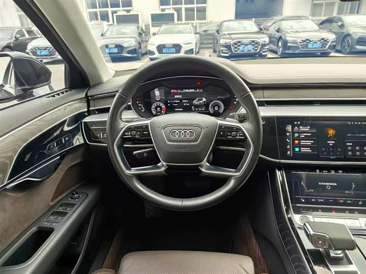 Audi A8 2021 A 8 L 50 TFSI quattro Comfort — фото 13