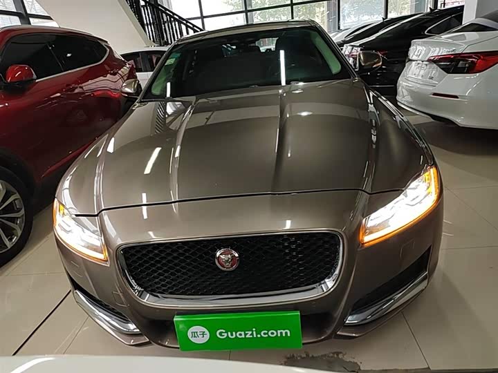 Jaguar XFL 2018 XFL 2.0 T 250 PS — фото 3