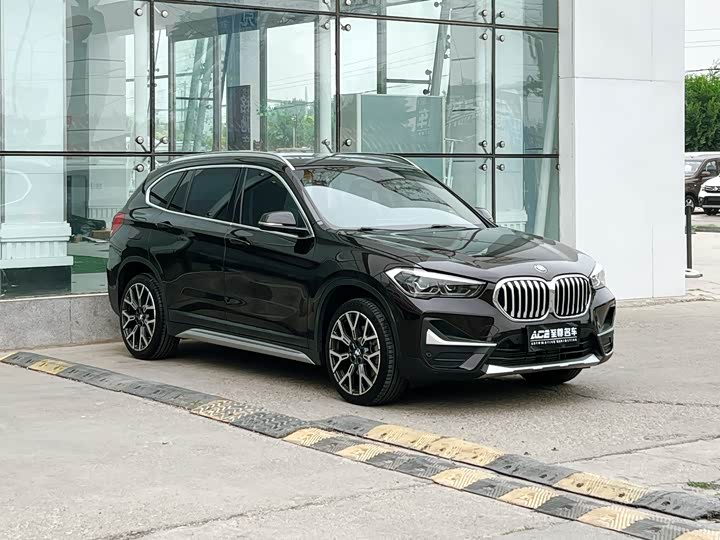 BMW X1 2020 x Drive 25 Li — фото 3