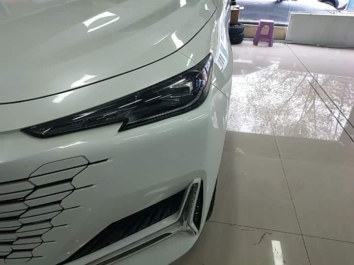 Changan UNI-K 2023 2.0 T 2 WD — фото 24