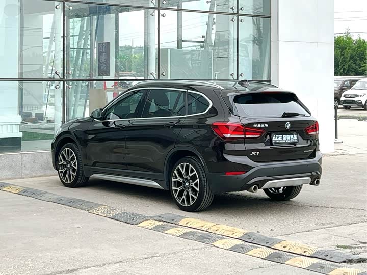 BMW X1 2020 x Drive 25 Li — фото 6