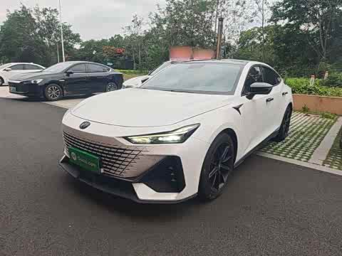 Changan UNI-V 2022 1.5 T Premium — фото 26