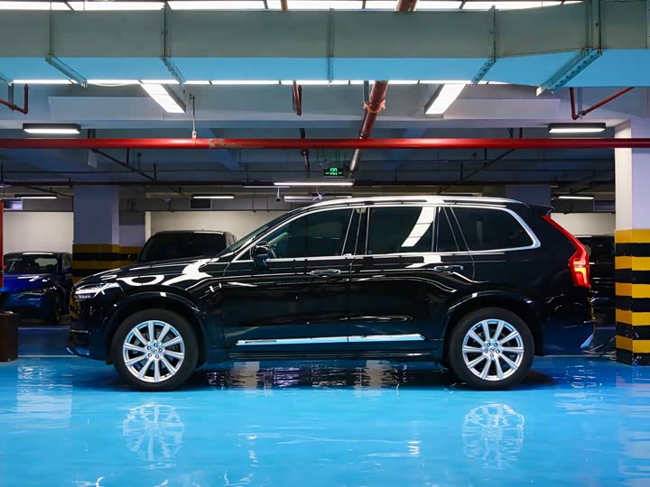 Volvo XC90 2018 T 6 7 — фото 2