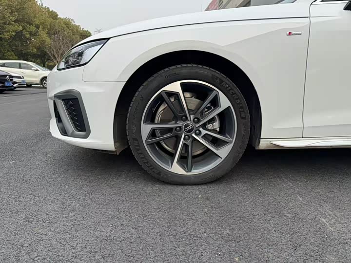 Audi A4L 40 TFSI стиль-динамик — фото 14