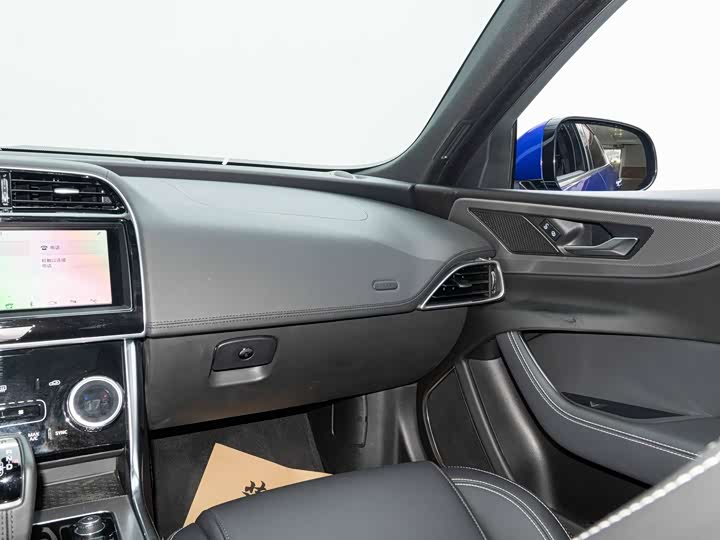 Jaguar XEL 2020 2.0 T 200 PS R-DYNAMIC S — фото 13