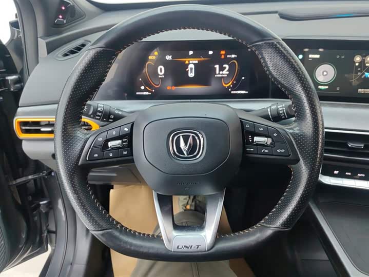 Changan UNI-T 2022 2.0 T Premium — фото 15