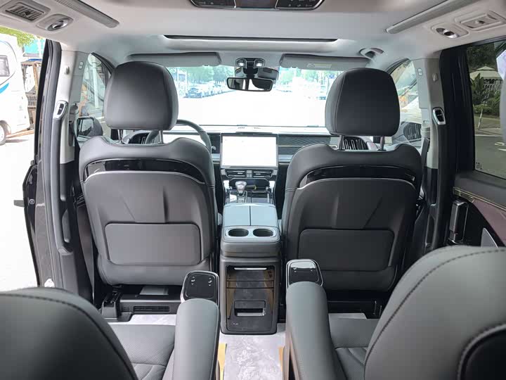 Trumpchi M8 2024 400 T — фото 14