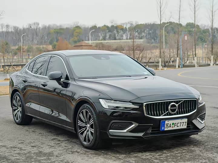 Volvo S60 2022 B 4 — фото 2