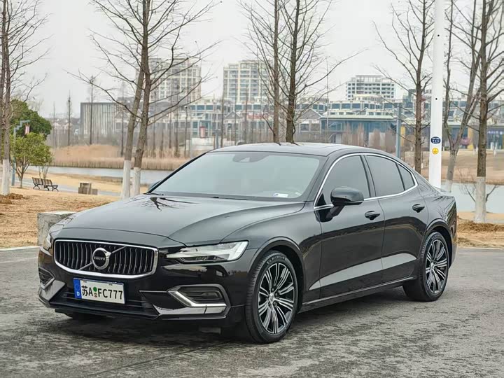 Volvo S60 2022 B 4 — фото 1