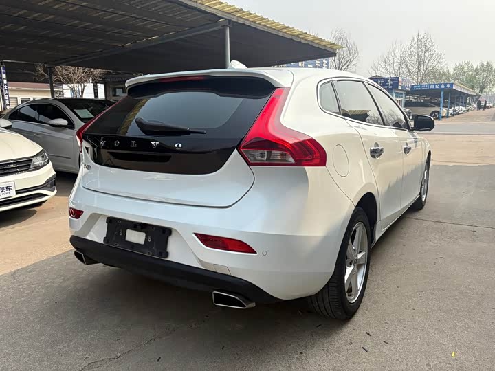 Volvo V40 2017 T 3 — фото 4