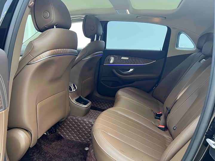 Mercedes-Benz E-Class 2024 E 260 L — фото 4