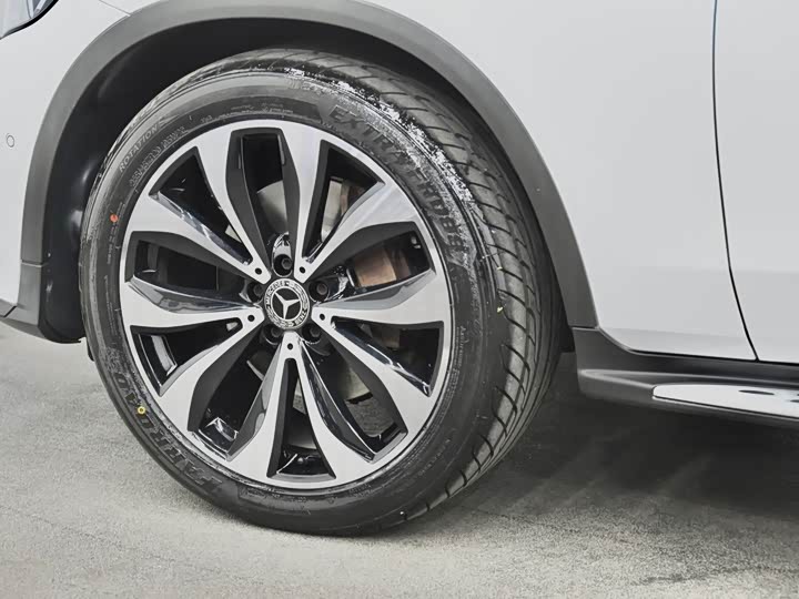 Mercedes-Benz GLC 2019 GLC 260 4 MATIC SUV — фото 22