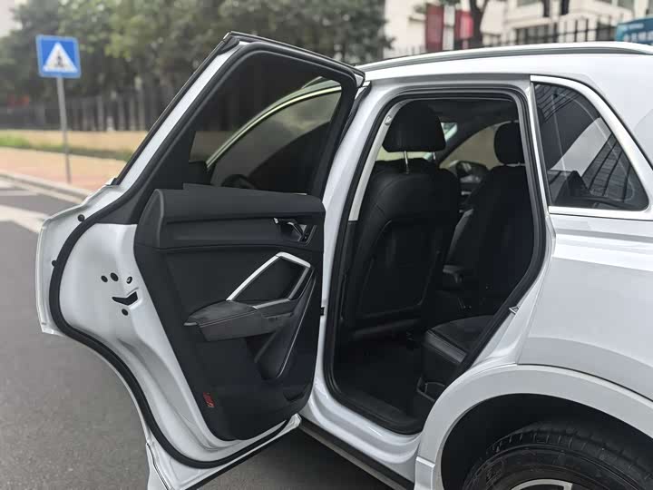 Audi Q3 2022 35 TFSI — фото 24