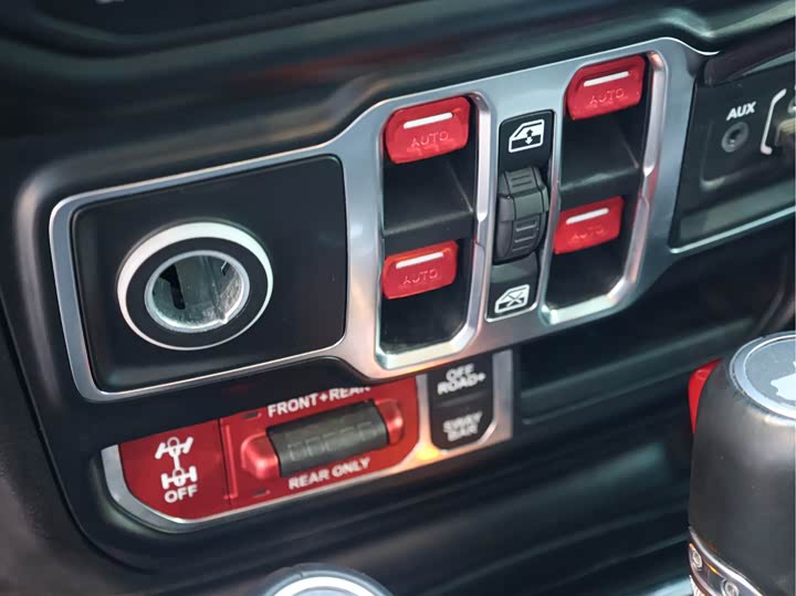 Jeep Wrangler — фото 11