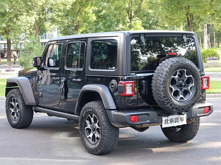 Jeep Wrangler — фото 7