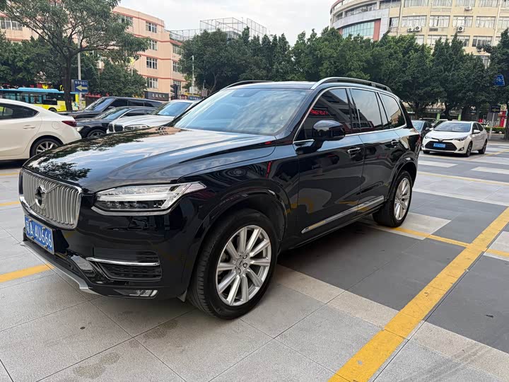 Volvo XC90 2018 T 6 7 — фото 1