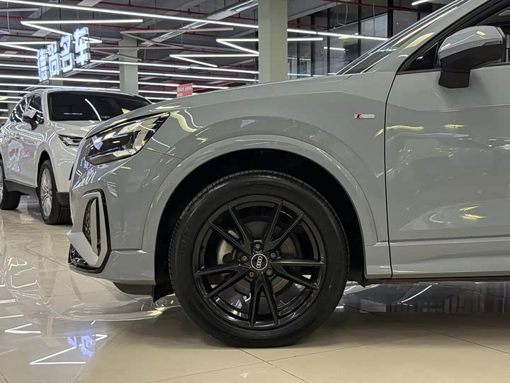 Audi Q2L 2022 35 TFSI — фото 19