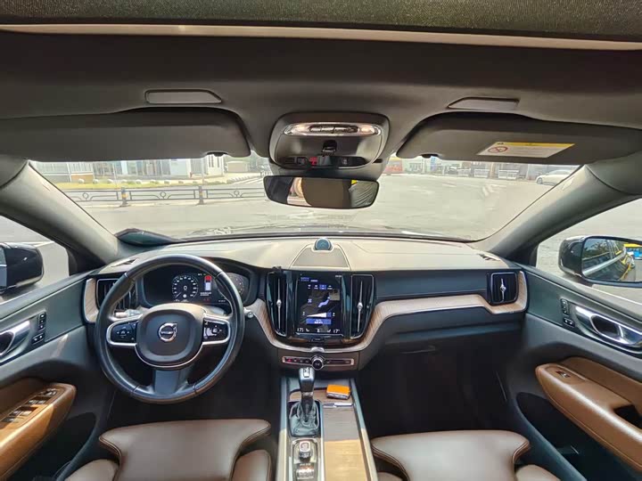 Volvo XC60 2020 T 5 4 WD — фото 5