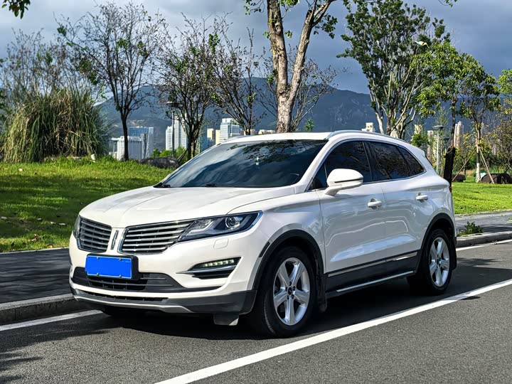 Lincoln MKC 2017 2.0 T 2 WD — фото 1