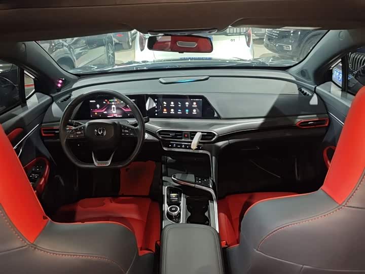 Changan UNI-T 2020 1.5 T Premium — фото 10