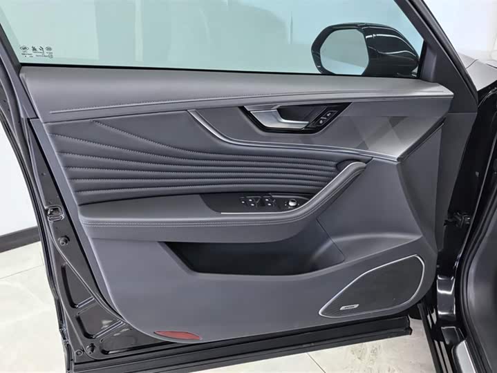 Hongqi HS5 2023 2.0 T Pro — фото 7