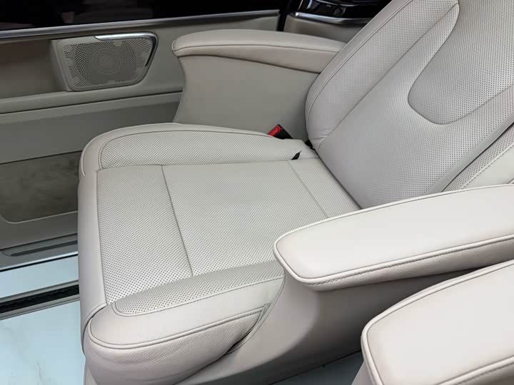 Mercedes-Benz V-Class 2017 V 260 — фото 35