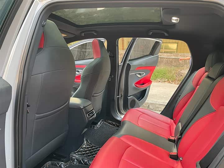 Changan UNI-T 2022 1.5 T Premium — фото 8