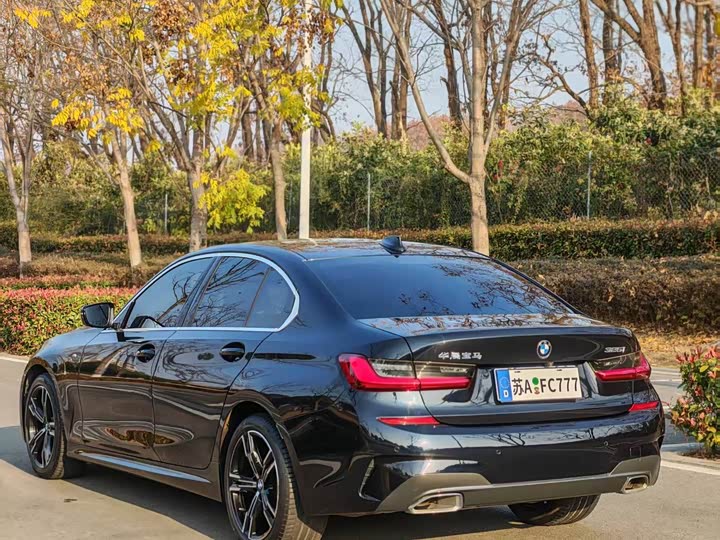 BMW 3-Series 2022 325i M — фото 12