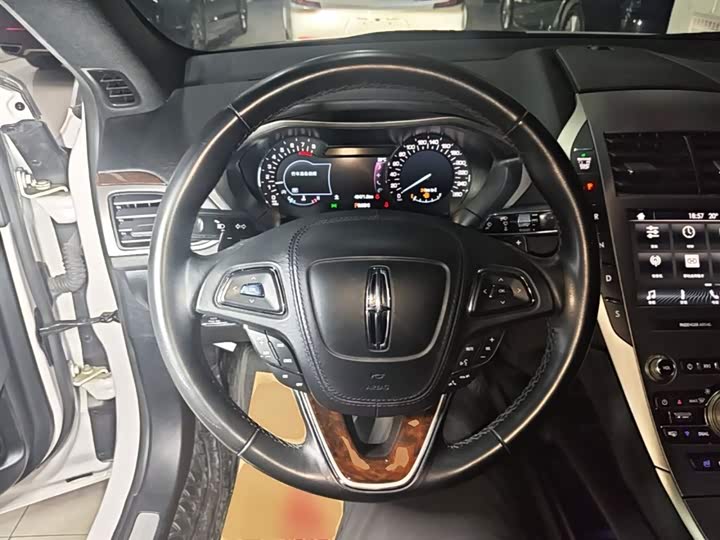 Lincoln MKZ 2019 2.0 T VI — фото 11