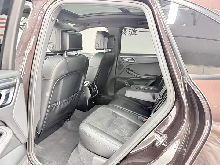 Porsche Macan 2017 Macan 2.0 T — фото 10